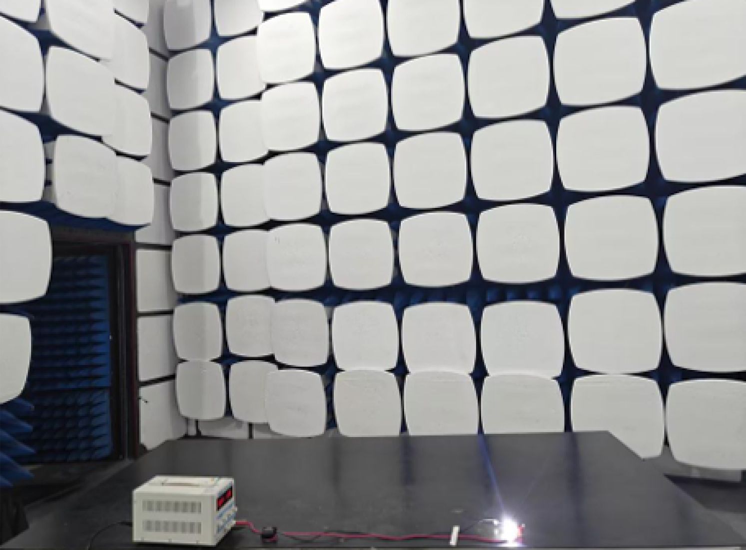 Żarówka LED MAGALL emituje bardzo mocne pomarańczowe światło zapewniające doskonałą widoczność sygnalizacji.