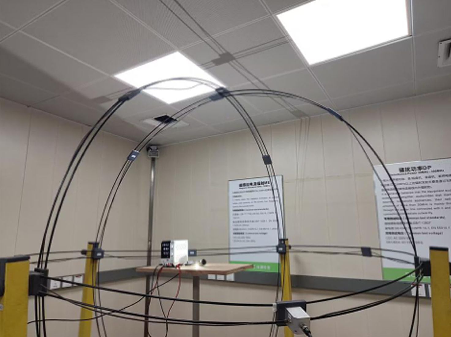 Żarówka LED H4 charakteryzuje się solidną konstrukcją oraz wysoką odpornością na wibracje.